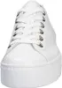 A close-up, front-facing view of a white platform sneaker. Voir les images du produit