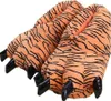 A pair of tiger paw slippers with claws. Podgląd zdjęcia produktu