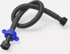 A black flexible hose with black connectors and a blue plastic nut is coiled on a white background. Anteprima dell’immagine prodotto