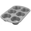 A silver muffin tin with six cups is shown from a slightly elevated diagonal angle against a white background. Anteprima dell’immagine prodotto