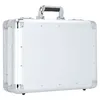 A silver attaché case on a white background. Anteprima dell’immagine prodotto