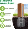 A wooden post is secured in the ground with a metal H-shaped anchor, surrounded by grass and soil. Informational icons and text are displayed on the left side. Produktbild-Vorschau
