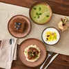 Ein-Personen-Geschirr-Set. Mit Speise, Suppe, Joghurt und Dessert. Am Tisch essen. Voir les images du produit