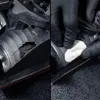 A split image showing a damaged plastic part on the left and a gloved hand applying a white putty-like substance to repair it on the right. Anteprima dell’immagine prodotto