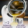 A kitchen appliance is shown pouring liquid into a glass container, with text overlays highlighting product features. Produktbild-Vorschau