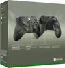 The image shows the packaging of an Xbox Wireless Controller, featuring two views of the controller and descriptions of its features. Náhled obrázku produktu