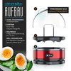 A collage showing an egg cooker with its components and a diagram illustrating its assembly. Anteprima dell’immagine prodotto