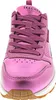 Close-up front view of a pink Skechers sneaker. Voir les images du produit