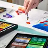 Set di pastelli a olio Mont Marte – Colori vivaci, 72 pezzi Anteprima dell’immagine prodotto 3