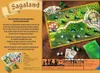 A flat lay of the Sagaland board game, its components, and promotional text on a wooden surface. Náhled obrázku produktu