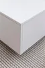 Couchtisch WL5.832 in Weiß, Gesamtansicht von schräg oben mit quadratischer Form und weißer Tischplatte. Náhľad obrázku produktu