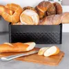 Stylový černý kovový chlebník s víkem na krájení Náhled obrázku produktu 4