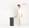 Brabantia Poubelle à pédale newIcon Round Black Voir les images du produit 3