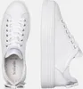 A pair of white leather sneakers shown from a top-down and side view. Produktbild-Vorschau