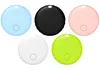 Five round trackers in different colors arranged in a semi-circle on a white background. Produktbild-Vorschau