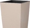A close-up view of a tall, square planter with a woven texture. Anteprima dell’immagine prodotto