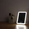 UNIQ Miroir LED pliable et rechargeable - Vanity Travel Voir les images du produit 8