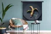 MuchoWow® Wandteppich Wandbehang Goldene Banane auf dunklem Produktbild-Vorschau 5
