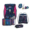 A collection of school supplies including a backpack, pencil case, and drawstring bag, all with a camouflage pattern and sea-themed patches. Anteprima dell’immagine prodotto
