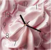 Wanduhr aus Glas mit Motiv Zartes Schaumcreme- 30 x 30 cm - Produktbild-Vorschau 1