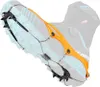Nortec Trail 2.4 Schuhkralle mit orangefarbenem Gummiband und Metallspikes auf einer blauen Sportschuhsohle Anteprima dell’immagine prodotto