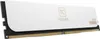 A close-up, angled view of a single RAM module against a white background. Anteprima dell’immagine prodotto