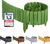 A green wooden garden border fence is shown coiled and uncoiled, with smaller examples in other colors at the bottom. A product rating badge is visible on the left. Voir les images du produit