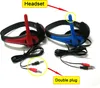 Two computer headsets, one red and one blue, are displayed on a white background with labels pointing to different parts of the product. Produktbild-Vorschau