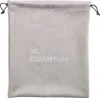 A light gray fabric pouch with a drawstring closure and the embossed text "JBL QUANTUM" on it. Produktbild-Vorschau