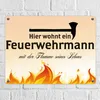 Blechschild - Comic_Hier wohnt ein Feuerwehrmann… Schild Produktbild-Vorschau 2