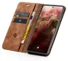 A brown leather flip case for a smartphone, open to reveal card slots and a phone screen displaying the time and date. Produktbild-Vorschau