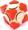 Würfelförmige Knobelbox aus Holz mit roten Ecken und eingravierten Herzen – ein liebevoll gestaltetes Puzzle. Produktbild-Vorschau
