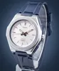 A close-up studio shot of a Casio watch. Voir les images du produit