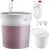 A fermentation bucket with a liquid and accessories, including a fermentation lock and lids. Voir les images du produit
