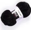 A ball of black yarn on a white background. Náhľad obrázku produktu
