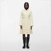Een jas uit de "LINE" collectie, model "LONGER", maat W3 Productafbeelding-voorbeeld 4
