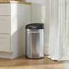 HOMCOM Vuilnisbak met sensor, 30 liter. Automatische Productafbeelding-voorbeeld 2