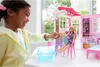 Mattel GWY84 - Barbie - Ferienhaus, Puppe mit Möbel und Produktbild-Vorschau 6
