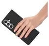A hand is holding a black phone case. Produktbild-Vorschau