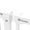 Close-up of a white baby gate mechanism with the Lionelo logo visible. Náhľad obrázku produktu
