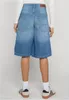 Urban Classics Bermuda da donna in denim blu, modello Anteprima dell’immagine prodotto 4