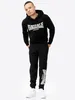 A man wearing a black Lonsdale tracksuit. Produktbild-Vorschau