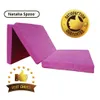 A folded purple mattress on a white background with promotional badges. Podgląd zdjęcia produktu