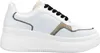 A single white sneaker with black laces and tan accents is shown against a white background. Produktbild-Vorschau