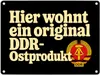 Hier wohnt ein original DDR-Ostprodukt Metallschild in Produktbild-Vorschau 1