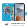 A blue flip case for a smartphone is shown open, displaying card slots and a bill. The phone screen is visible, and text describes the storage features. Produktbild-Vorschau