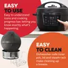 A black Instant Pot multi-cooker is shown on a kitchen counter, with text overlays highlighting its ease of use and cleaning. Anteprima dell’immagine prodotto