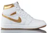 A single Nike Air Jordan 1 Retro Hi shoe is shown against a white background. Podgląd zdjęcia produktu