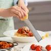 Intirilife multifunktionale Edelstahl Handreibe in Schwarz Produktbild-Vorschau 6