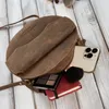 Runde Damenposttasche aus Leder von Paolo Peruzzi T-92-LB Produktbild-Vorschau 10